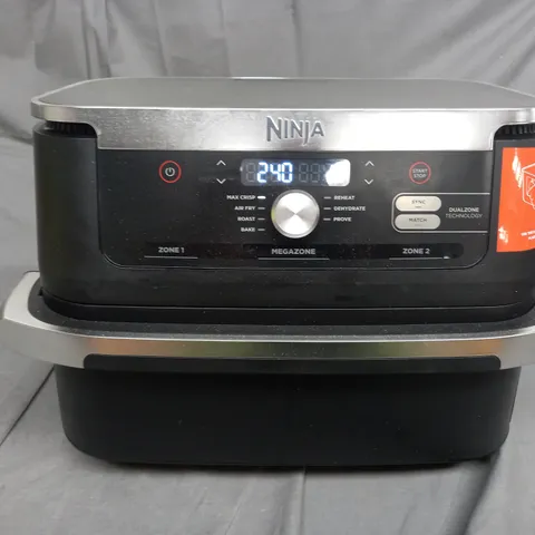 BOXED NINJA 10.4L FOODI FLEXDRAWER DUAL AIR FRYER AF500UK IN BLACK