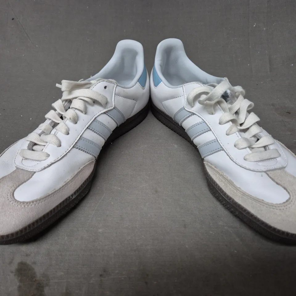 PAIR OF ADIDAS SAMBA SHOES IN WHITE/ICE BLUE UK SIZE 9