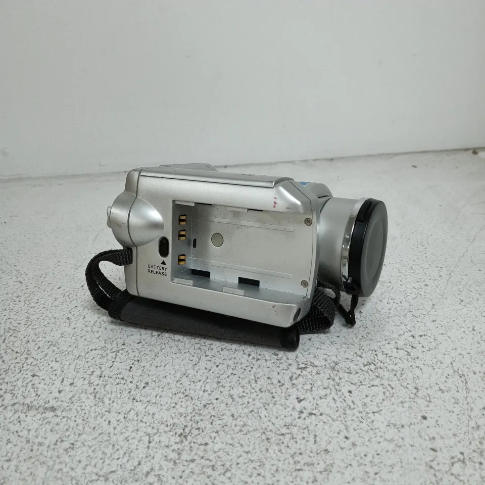 JVC DV7 CAMCORDER