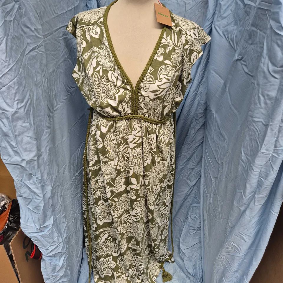 UK 12R BODEN FLORAL PRINT MAXI DRESS – GREEN & CREAM, V-NECK WITH BRAIDED TRIM