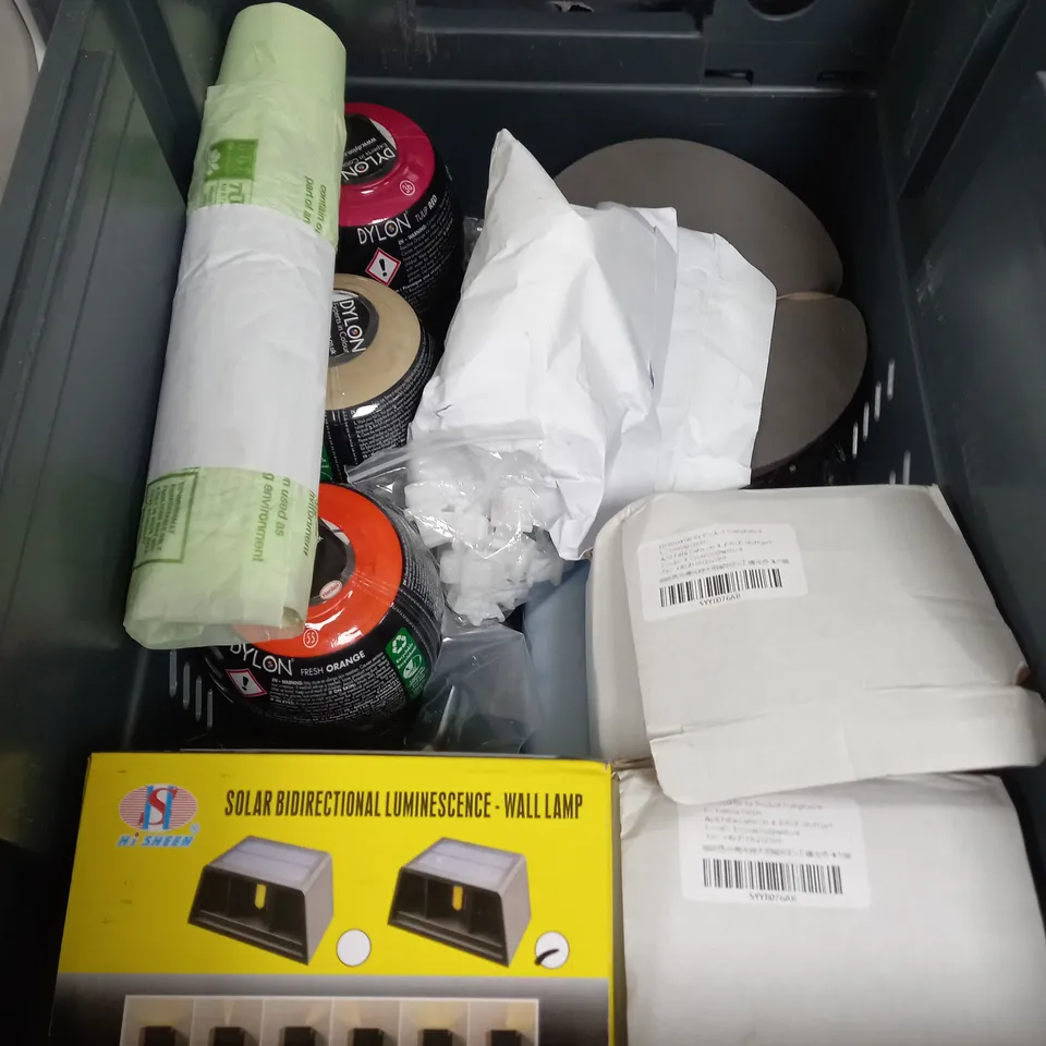 APPROXIMATELY 10 ASSORTED HOUSEHOLD ITEMS TOO INCLUDE MUGS , BIN BAGS , FABRIC DYE , ETC 