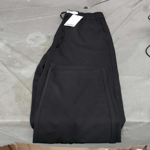 BERSHKA BLACK JOGGER TROUSERS – SIZE M 