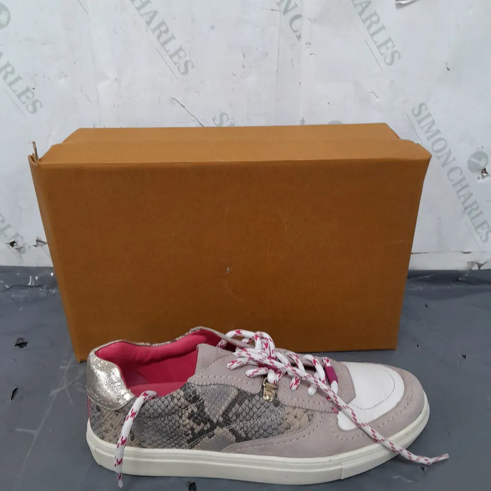 BOXED PAIR OF WHITE STUFF PINK/BROWN SNAKE PRINT TRAINERS SIZE 6