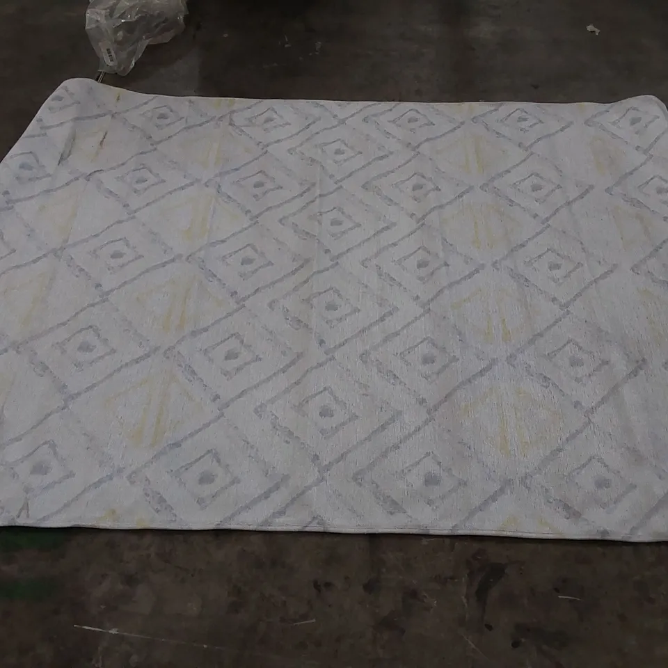 LAMAVOLA LINE RUG - YELLOW/GREY // SIZE: 160 X 230cm