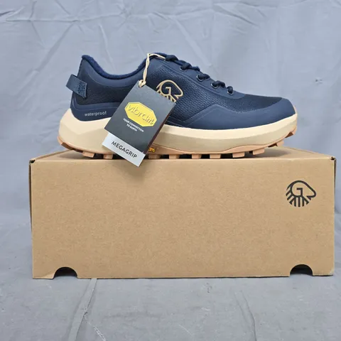 BOXED PAIR OF GIESSWEIN WOOL TRAIL X WOMEN'S SHOES IN OCEAN BLUE SIZE UK 7