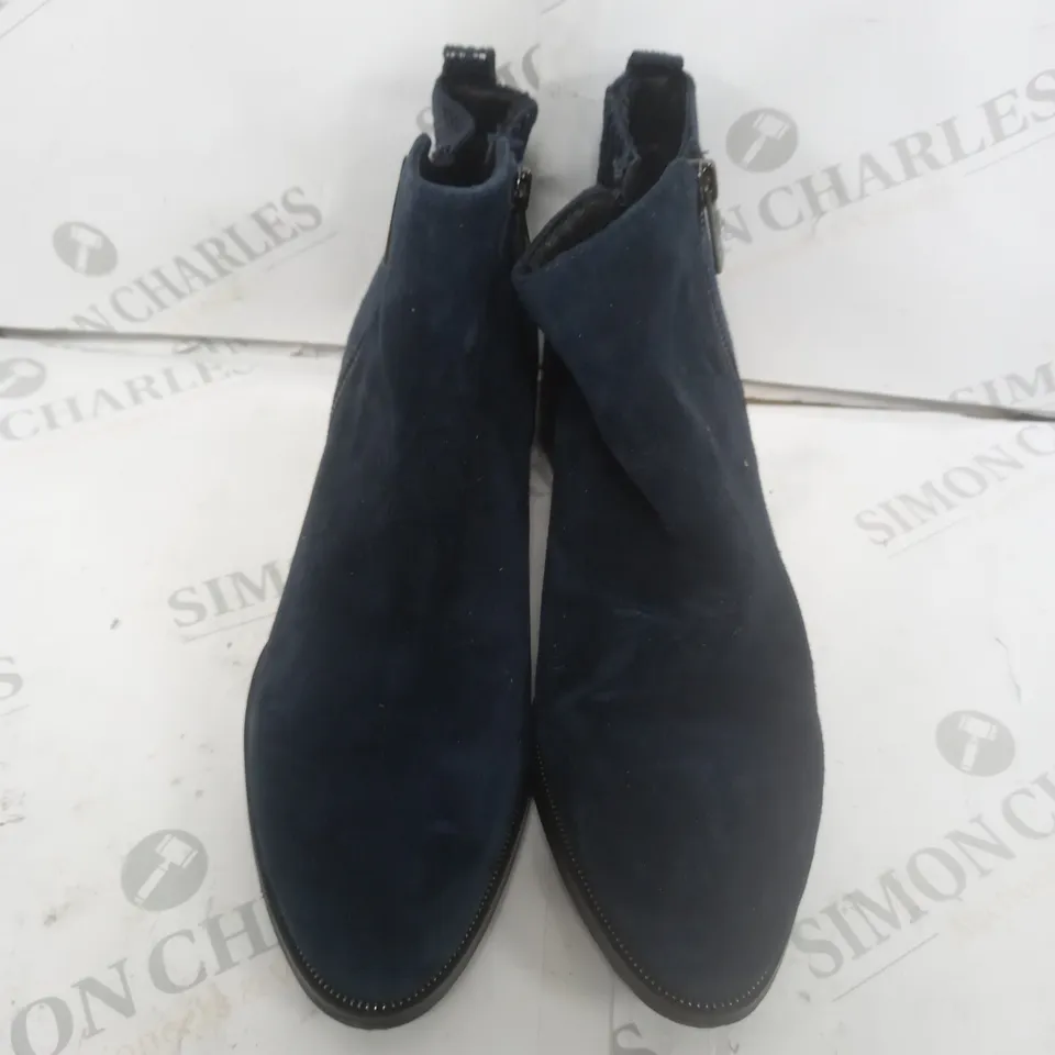 BOXED MODA IN PELLE ANKLE BOOT BLUE SIZE 6