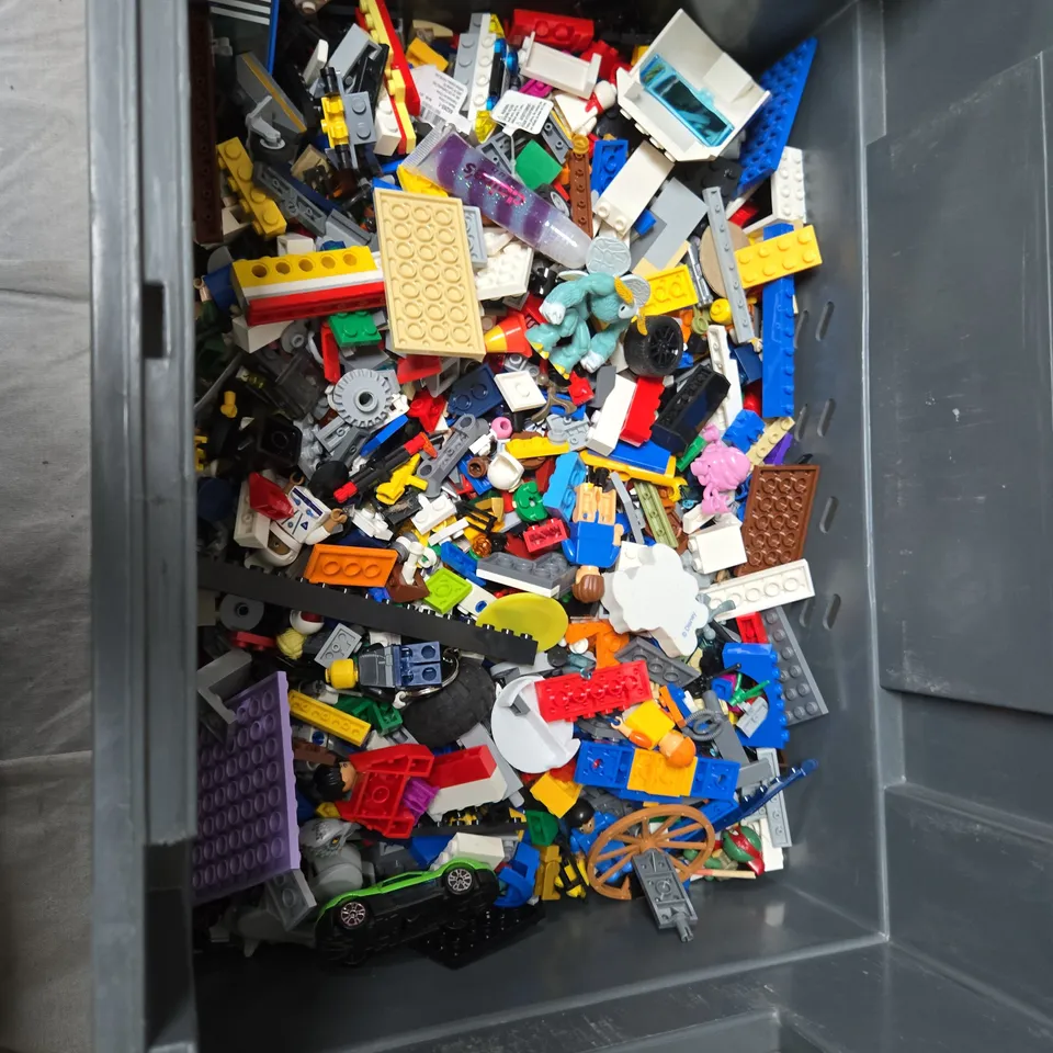 BOX OF ASSORTED LEGO BRICKS