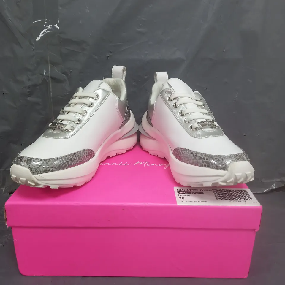 DANNII MINOGUE LATTE LOVERS TRIANERS SILVER/WHITE SIZE 3