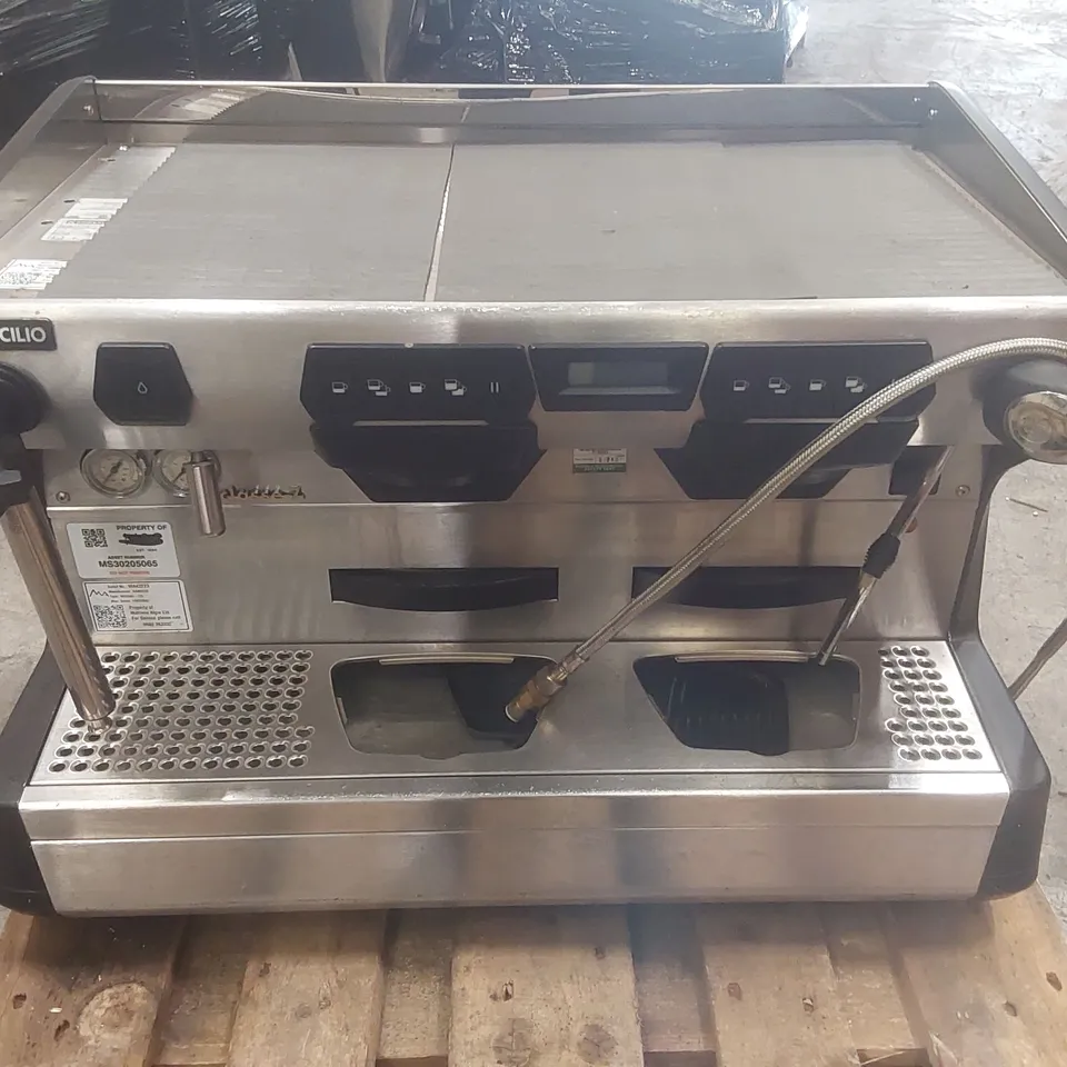 RANCILIO CLASSE 7 COMMERCIAL 2 GROUP COFFEE MACHINE