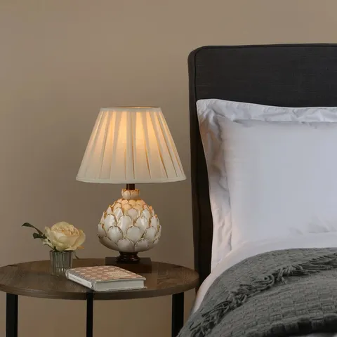 BOXED RIDGEVIEW RESIN TABLE LAMP