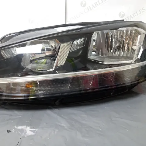 VW GOLF MK 7.5 - PASSENGER SIDE HEADLIGHT