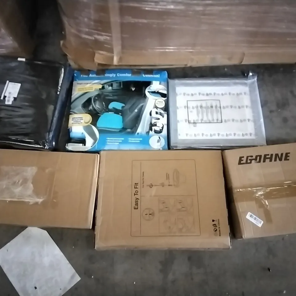 PALLET OF ASSORTED ITEMS INCLUDING ATLANTIC COOLER, ACCSTORE DRYING RACK, PIPISHELL TOILET SEAT, TINY BREAK CHAIR PAD, THE ASTONISHINGLY COMFORTABLE CUSHION