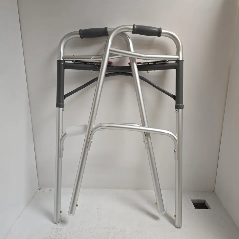 BOXED DRIVE DEVILBISS HEALTHCARE ALUMINIUM FOLDING WALKER / ROLLATOR WITH HAND GRIPS