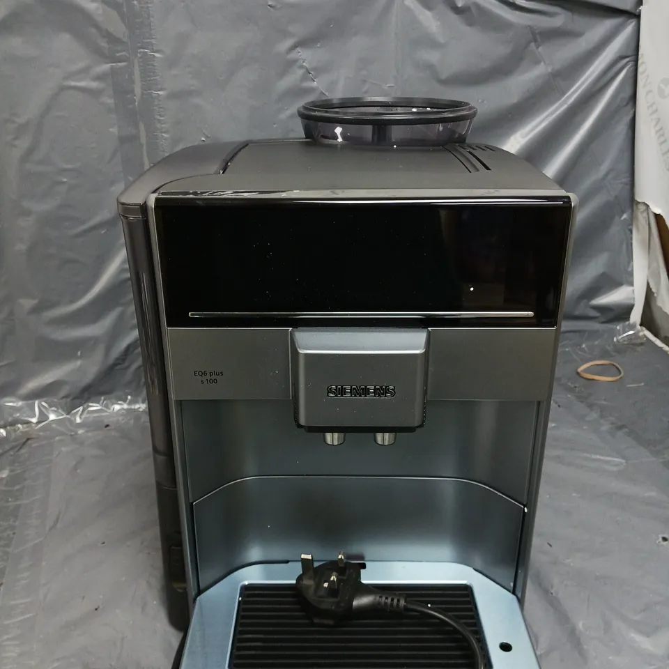 SIEMENS EQ6 BEAN TO CUP COFFEE MAKER  RRP £999