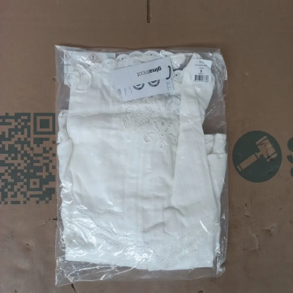 BAGGED GINA TRICOT EMBROIDERY DRESS IN WHITE SIZE SMALL