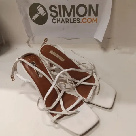 WOMENβS WHITE STRAPPY HEELED SANDALS (SQUARE TOE) β EU39 UK6