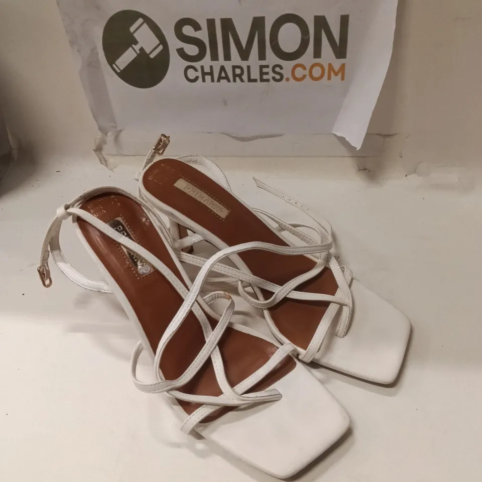 WOMEN’S WHITE STRAPPY HEELED SANDALS (SQUARE TOE) – EU39 UK6