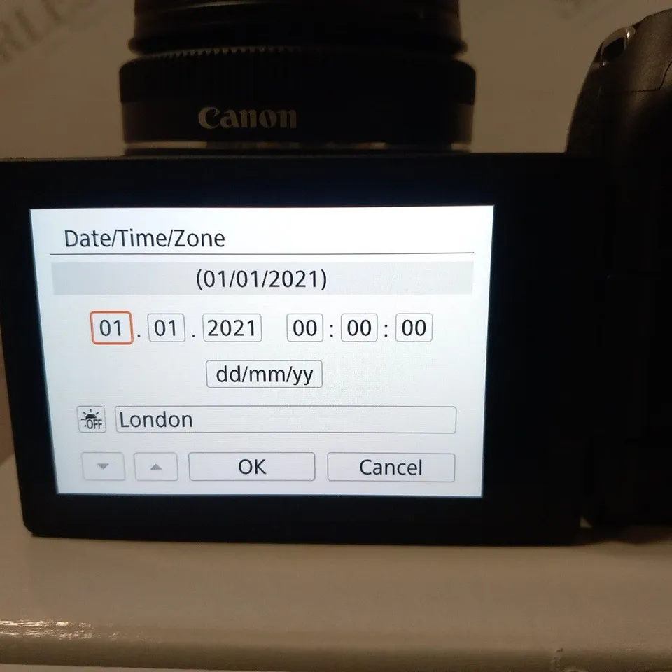 BOXED CANON EOS 850D EF-S 18-55 IS STM KIT 