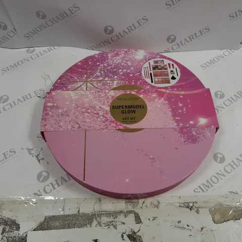 REVOLUTION SUPERMODEL GLOW GIFT SET COFFRET CADEAUX