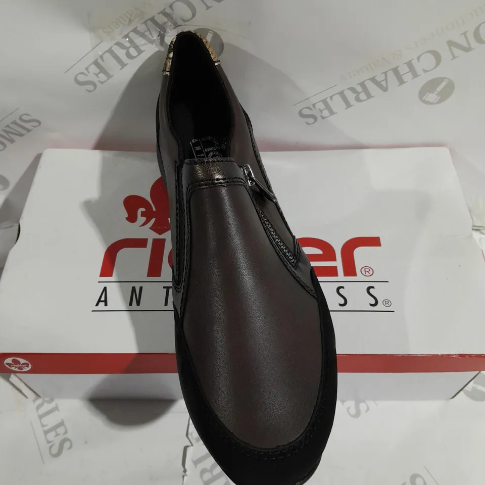 BOXED RIEKER SHOES IN BROWN - SIZE 6.5