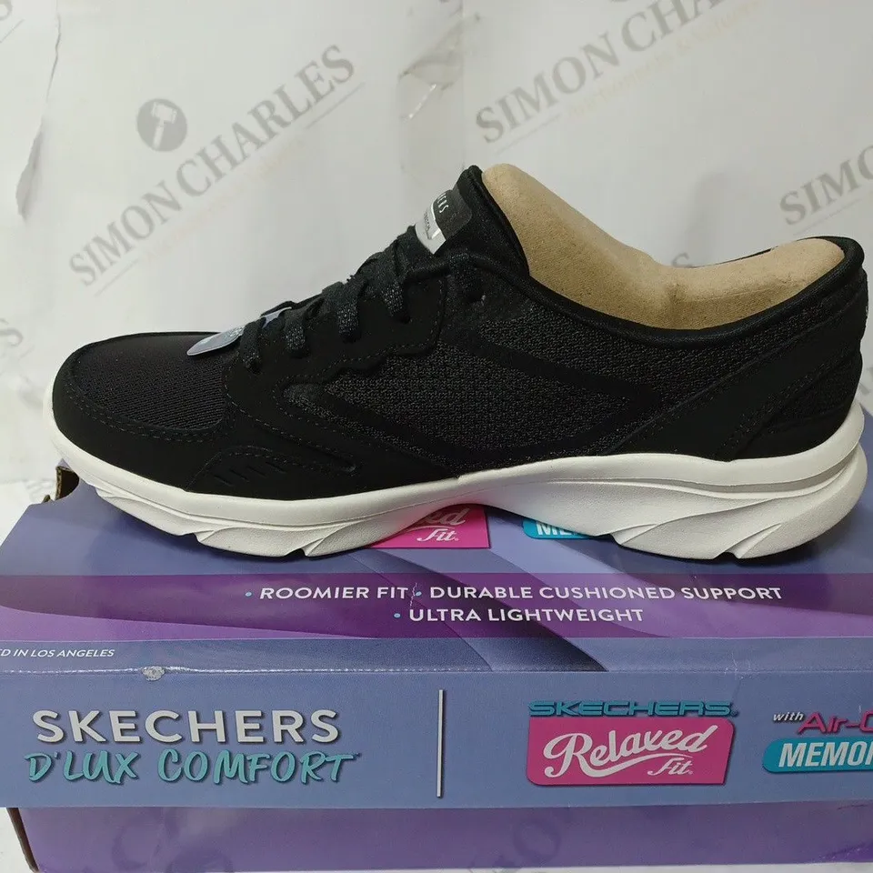 SKECHERS D'LUX BLACK TRAINER - SIZE UK 5.5
