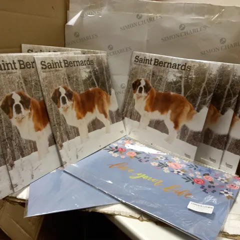 LOT OF APPROX 11 ASSORTED 2022 CALENDARS/NOTEBOOK
