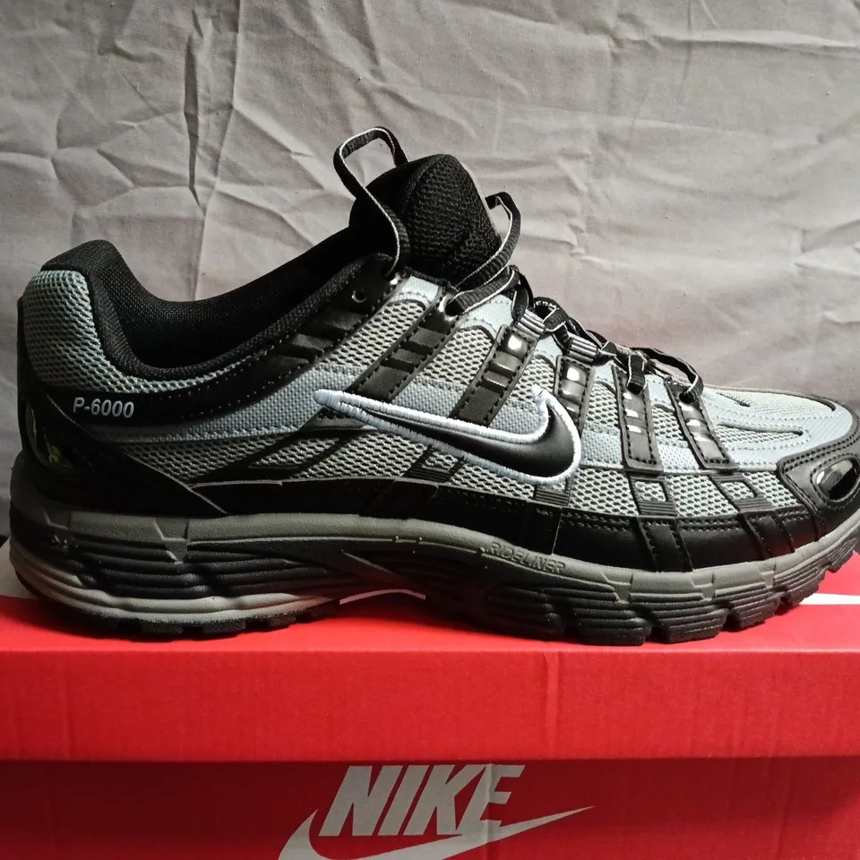 BOXED PAIR OF NIKE P-6000 RUNNING SHOES – GREY/BLACK - UK SIZE 10
