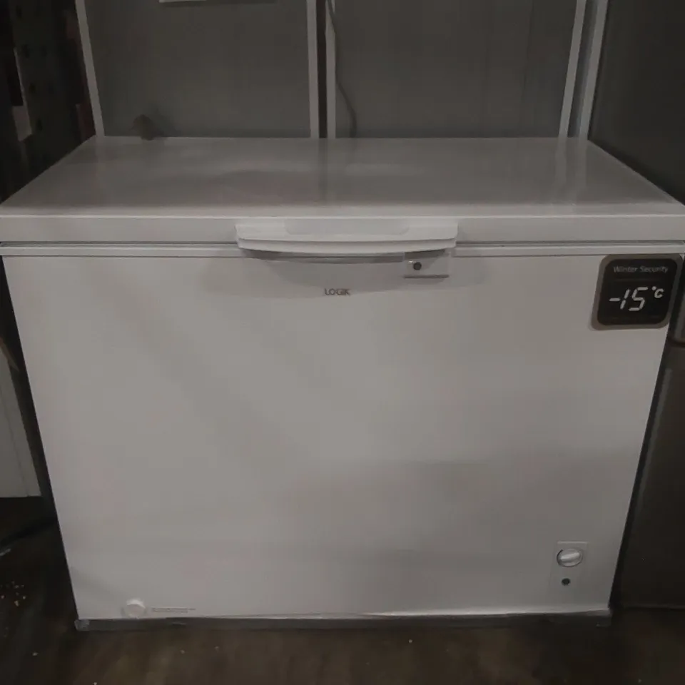 LOGIK L293CFW25 CHEST FREEZER - WHITE