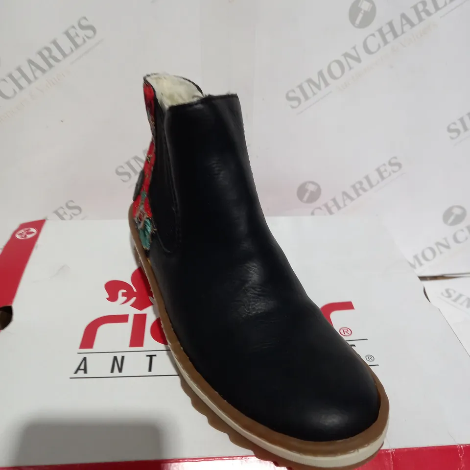 BOXED RIEKER ANTISTRESS CHELSEA BOOT - SIZE 5