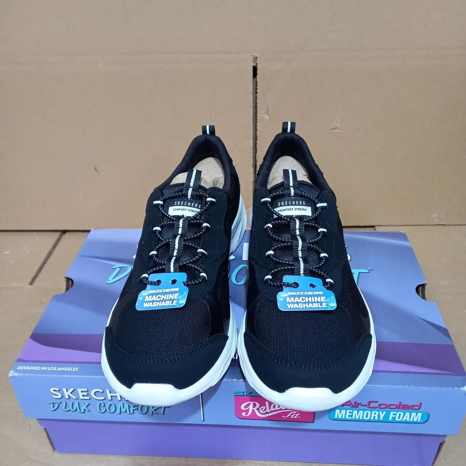 SKECHERS RELAXED FIT BLACK/WHITE WOMENS TRAINERS - SIZE 5.5