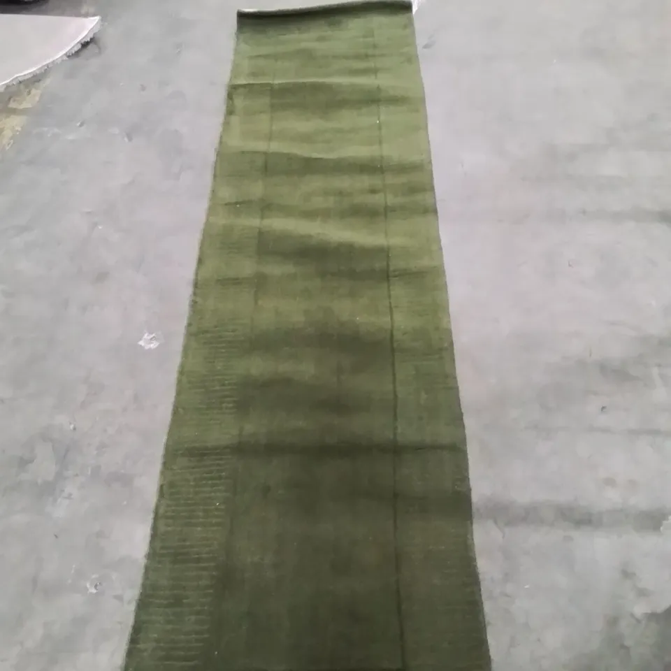 QUALITY DESIGNER AREA RUG - APPROXIMATELY 240X60CM