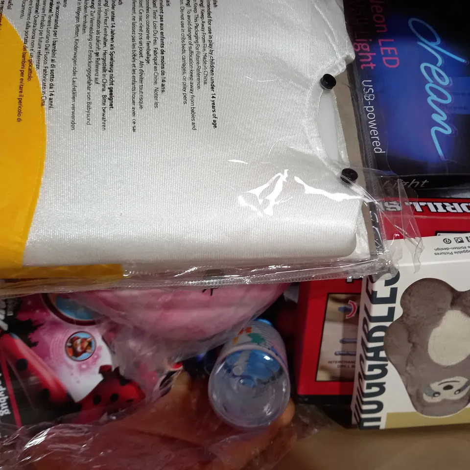 BOX OF APPROXIMATELY 15 ASSORTED TOYS AND GAMES TO INCLUDE CRYSTAL CREATIONS, STAY-PUT RATTLE SET, TRANSFORMERS PRIME MEGATRON FIGURE, ETC