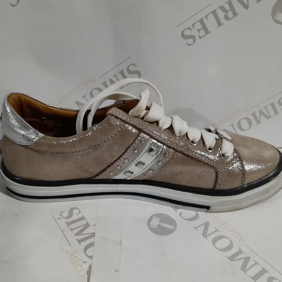 MODA IN PELLE ALFINA LEATHER TRAINERS IN TAUPE - SIZE 6