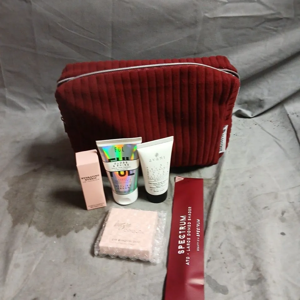 GLOSSYBOX 5 ASSORTED BATH, BODY AND BEAUTY PRODUCTS WITH A BURGUNDY POUCH