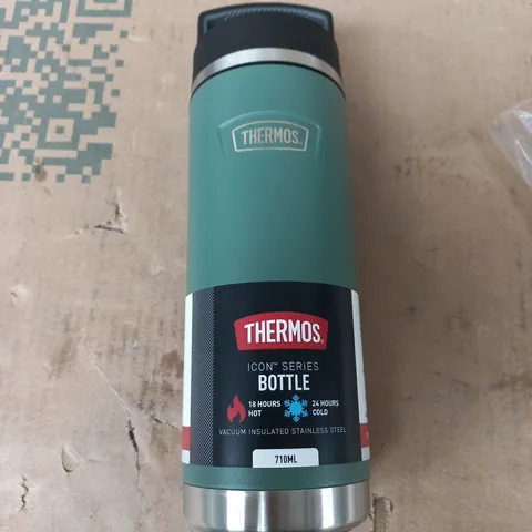 THERMOS ICON SERIES BOTTLE – VACUUM INSULATED STAINLESS STEEL, 710ML, GREEN
