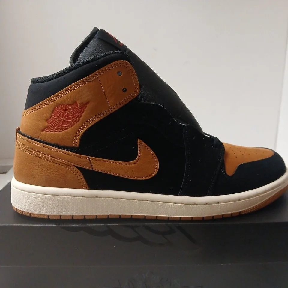 BOXED PAIR OF AIR JORDAN 1 MID SE SNEAKERS - UK SIZE 10