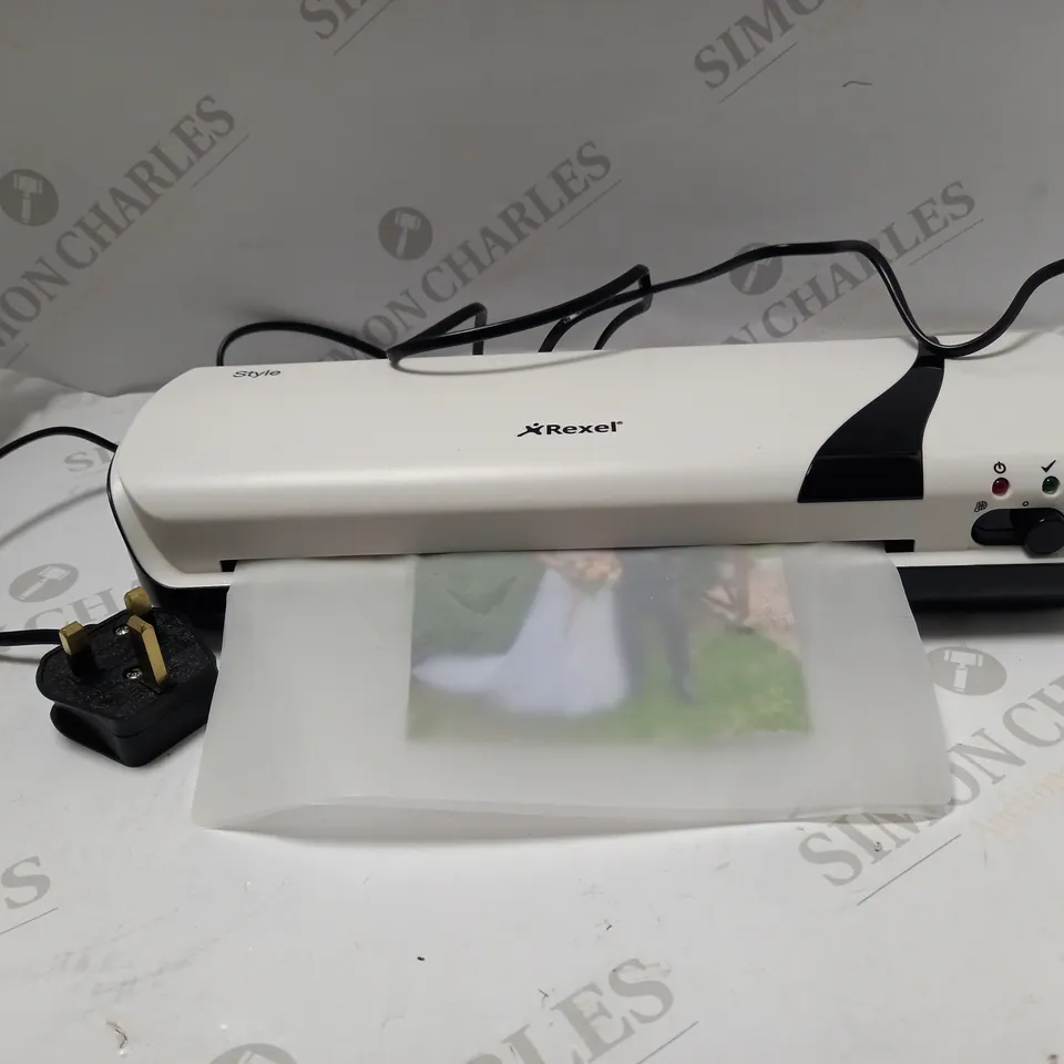 REXEL STYLE A4 HOME AND OFFICE LAMINATOR