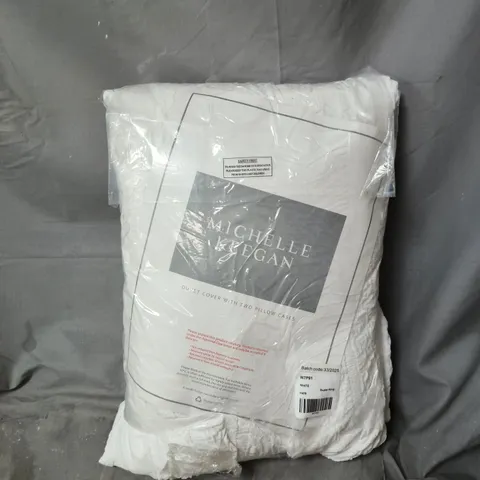 MICHELLE KEEGAN SUPER KING DUVET SET - WHITE BEDDING