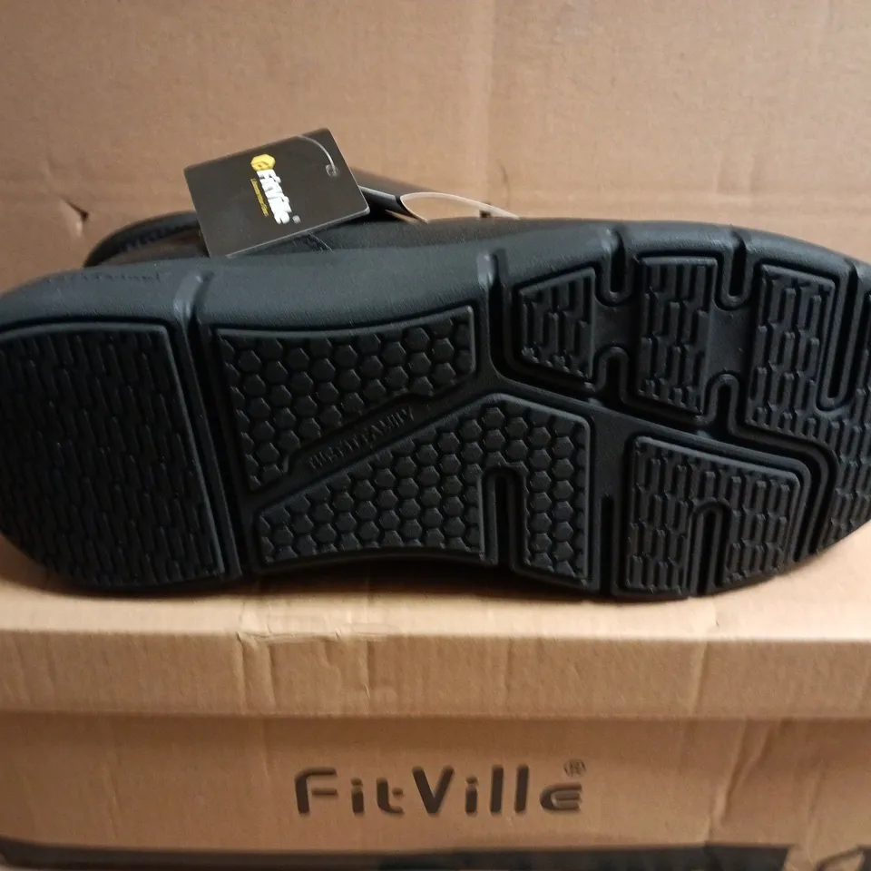 BOXED PAIR OF FITVILLE COZYCORE WINTER BOOTS - BLACK, UK 9 