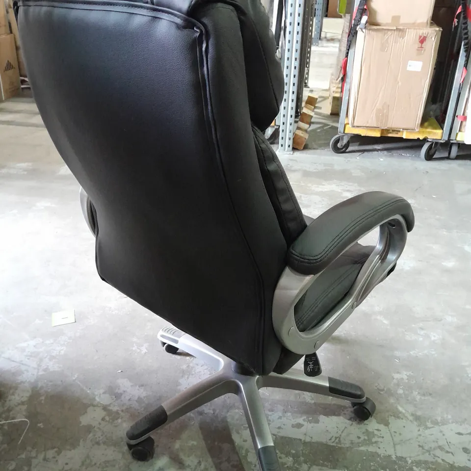 PU DIRECTORS OFFICE CHAIR - BLACK (COLLECTION ONLY)