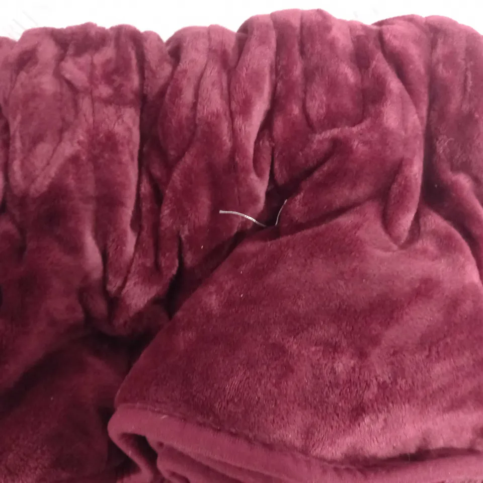 BOXED COZEE HOME VELVETSOFT HEATED THROW IN SHIRAZ WINE