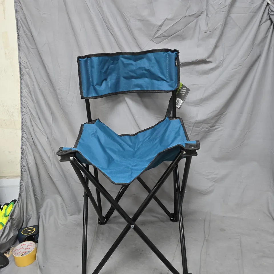 BLUE FOLDING CAMPING CHAIR WITH PADDED HEADREST – PORTABLE OUTDOOR SEATING