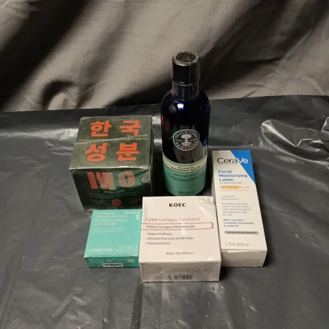 APPROXIMATELY 20 ASSORTED COSMETIC ITEMS INCLUDING NEALS YARD REMEDIES FOAMING BATH,  CERA VE MOISTURISING LOTION, NO SEBUM MINERAL POWDER, PDRN COLLAGEN EYE PATCH, SKIN CELL RENEWAL AND BRIGHTENING F