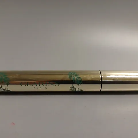 APPROXIMATELY 45 CLARINS PARIS MASACARA SUPRA VOLUME (03 EMERALD)