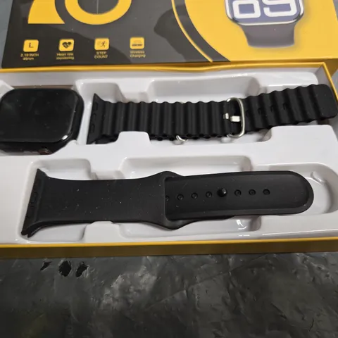 C900 PROMAX SMART WATCH – BOXED WITH TWO BANDS