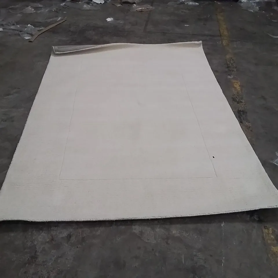 QUALITY DESIGNER AREA RUG - APPROXIMATELY 230X163