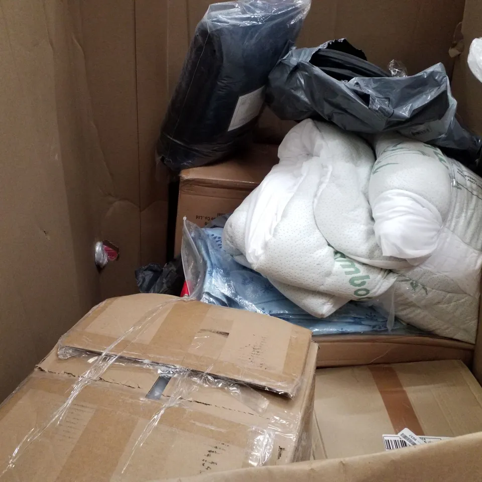 PALLET OF ASSORTED PRODUCTS INCLUDING PUSHCHAIR, MATTRESS TOPPER, DOUBLE AIR FRYER, KITCHEN TOWEL