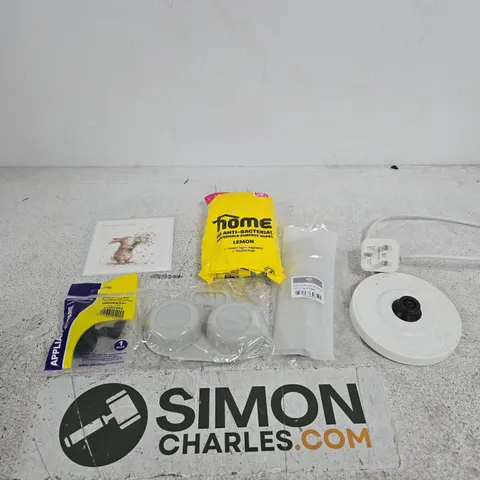 APPROXIMATELY 20 ASSORTED ITEMS INCLUDING A KETTLE BASE HENDEL & HENDEL LINCOLN PROFILE HANDLE AND HOME ANTI-BACTERIAL WIPES