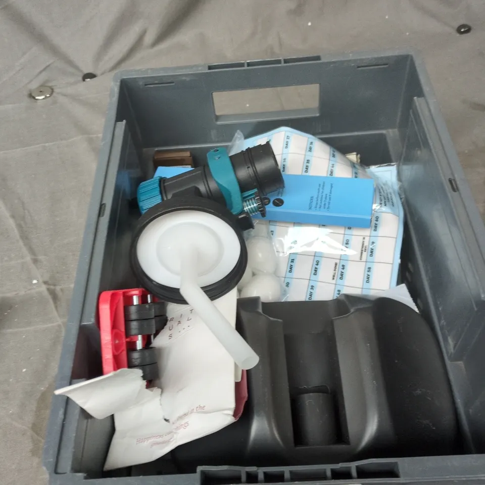 TOTE OF APPROXIMATELY 12 ASSORTED ITEMS TO INCLUDE: RITUALS HAND BALM 