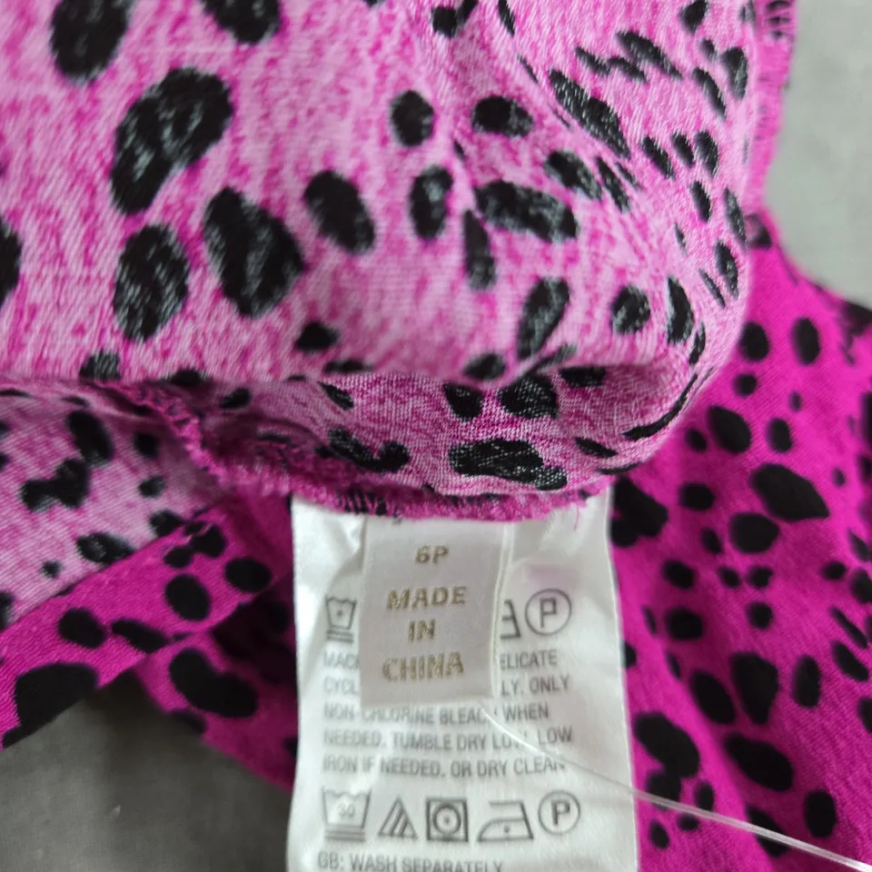 DANNII MINOGUE PINK LEOPARD PRINT BLOUSE – UK SIZE 6P (PETITE)
